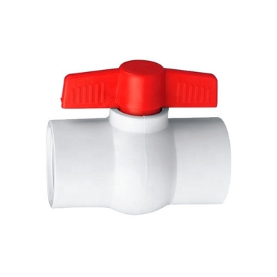 Fabricación de válvulas de bolas de PVC de 50 mm de plástico con conexión de enchufe