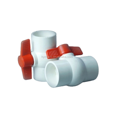 Válvula de bolas de PVC blanco estándar ASTM DIN en todos los tamaños con tamaño de 1,5 pulgadas y mango rojo