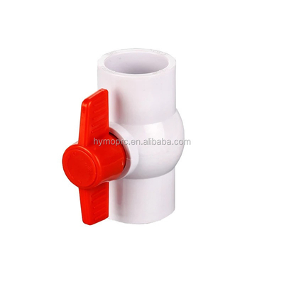 Válvula de bolas de PVC blanco estándar ASTM DIN en todos los tamaños con tamaño de 1,5 pulgadas y mango rojo