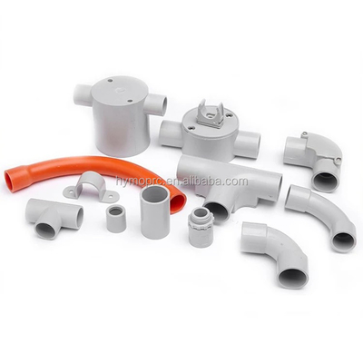Servicio de moldeo personalizado para tuberías y accesorios de PVC de color blanco en el estándar DIN