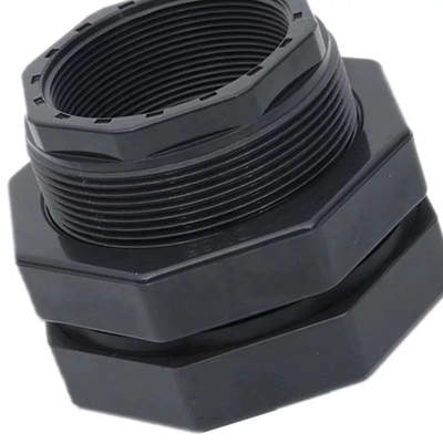 Conector de tanque de PVC de longitud estándar de 90 mm para instalaciones sanitarias de tuberías de suministro de agua