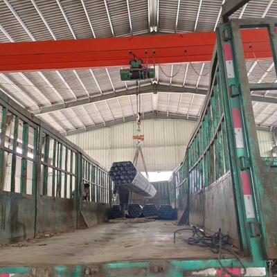Servicio de moldeo de tubos de acero sin costura con pintura negra y extremos abovedados