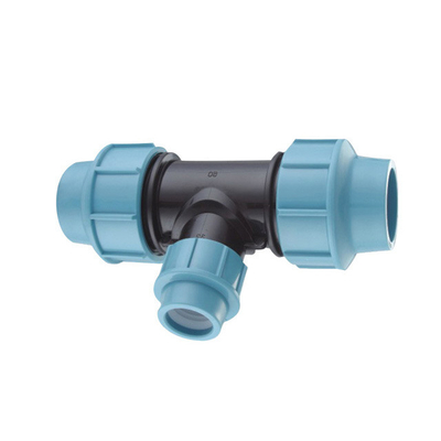 Accesorios de compresión de PP de 25 mm y 32 mm PN16 para el suministro de agua en la agricultura